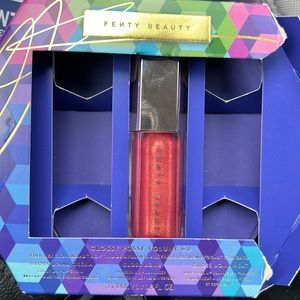 Fenty Beauty glossy posse volume pink dragonfly lip luminizer